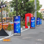 Standee khung sắt là gì?
